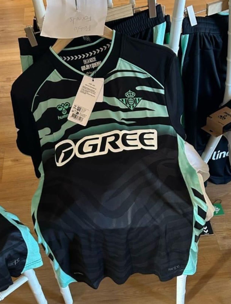 Primeras imágenes de la segunda y tercera camiseta del Betis para la temporada 25-26