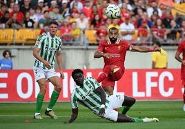 Optimismo en el Betis para cerrar pronto el traspaso de Mendy al PSV
