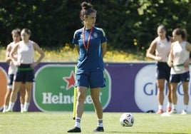Montse Tomé, durante el entrenamiento de este jueves en el campo base de España