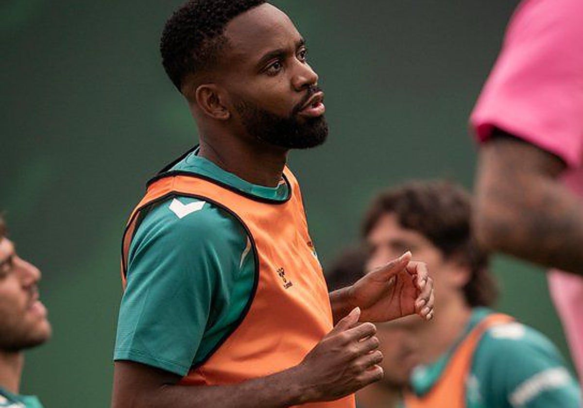 Bakambu ya está con el Betis en Portugal