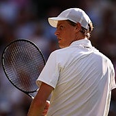 Sinner fulmina a Djokovic y habrá duelo con Alcaraz en la final