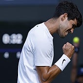 El asombroso revés de Alcaraz para llevarse el primer set ante Sinner