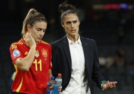 Alexia Putellas y Montse Tomé