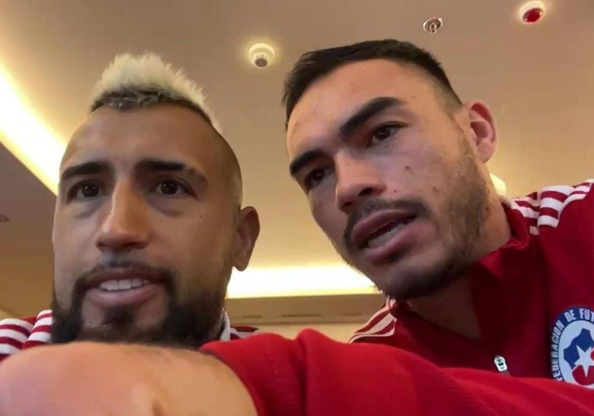 Gabriel Suazo con Arturo Vidal en una emisión de Twitch