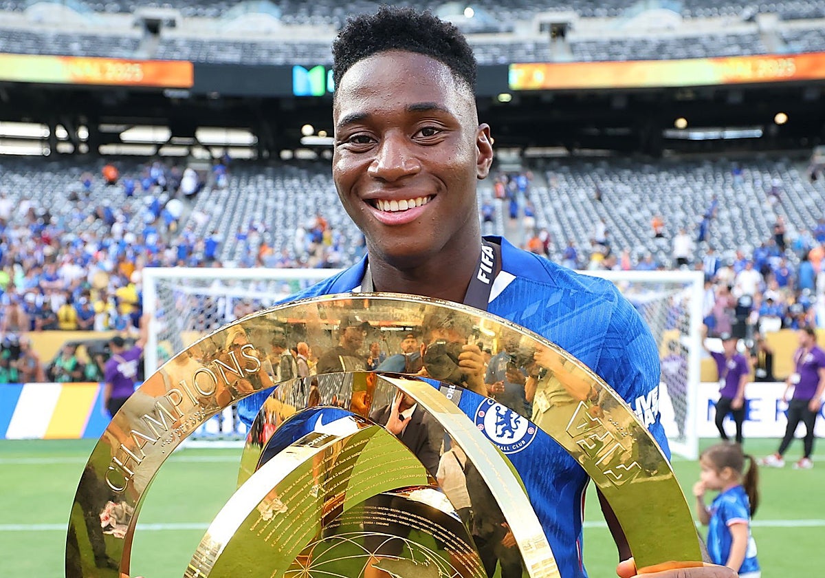 Dário Essugo, jugador del Chelsea, el primer campeón del Mundial de Clubes