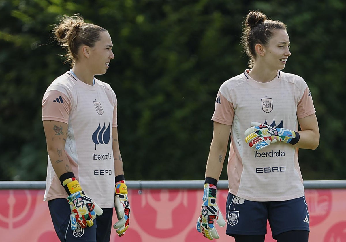 Cata Coll y Adriana Nanclares, durante el entrenamiento de este martes