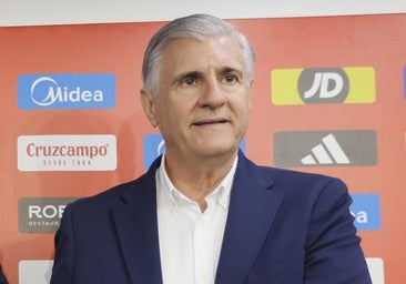 Cordón: «Me estoy quedando perplejo, los ofrecimientos son increíbles, muchos jugadores quieren venir al Sevilla»