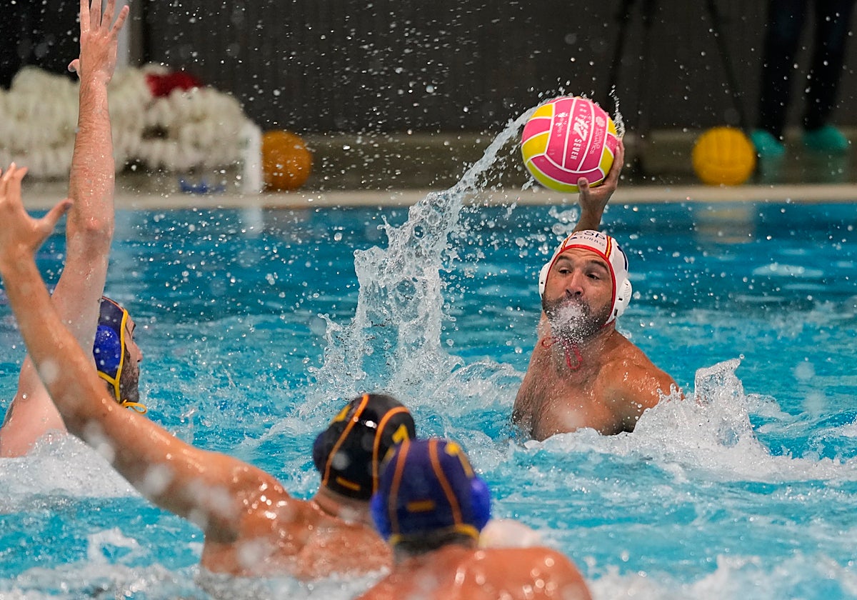 Felipe Perrone, en un entrenamiento en Barcelona poco antes del Mundial de Singapur