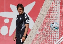 Almeyda pide reforzar primero la defensa del Sevilla FC
