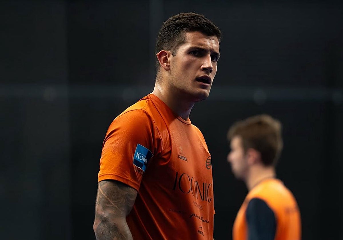 Álex Arroyo durante su partido de dieciseisavos