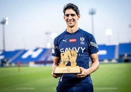 El Al-Hilal intentará retener a Bono con una millonaria oferta de renovación que evite su vuelta a Sevilla