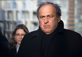 Roban trofeos y medallas a Platini durante un asalto a su casa mientras él estaba presente