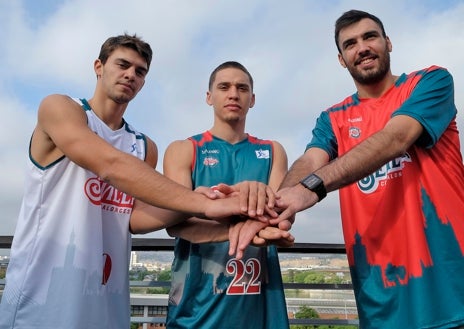 Secondary image 1 - Above, Juan Carlos Ollero, Juan Ignacio Zoido, Antonio Pulido, and Joan Plaza; below left, Tomeu Rigo, Scott Bamforth, and Pierre Oriola; below right, Shannon Evans wearing the Coosur Betis jersey