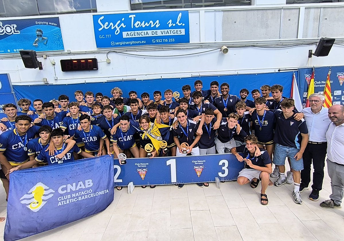 Podio del Campeonato de España juvenil masculino de waterpolo