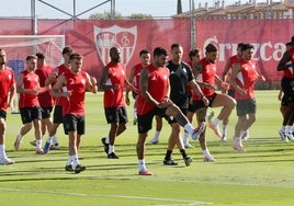 Isaac se suma a la lista de lesionados del Sevilla y Juanlu sigue trabajando a las órdenes de Almeyda