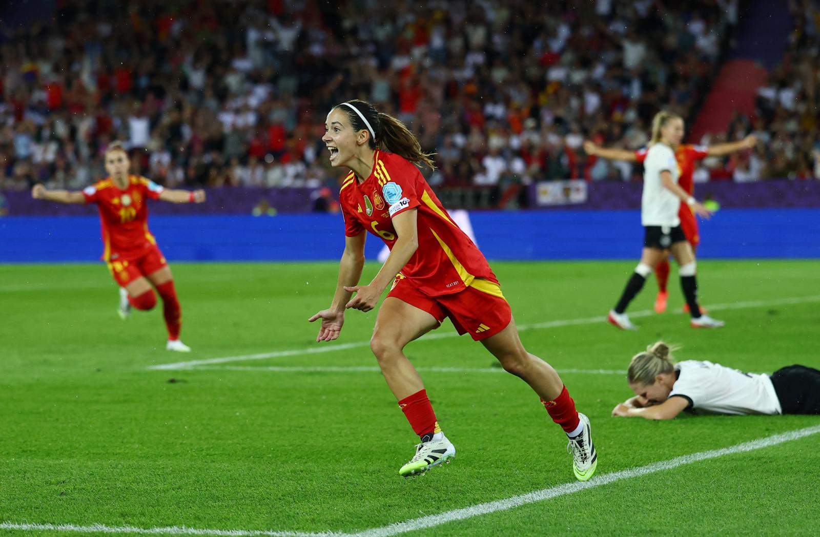 España derriba el muro alemán y jugará la final