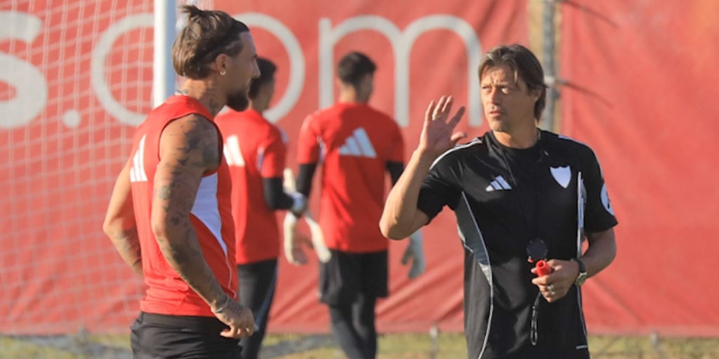 Mucho balón y charla con Gudelj y Vargas en la penúltima sesión antes del encuentro ante el Schalke 04