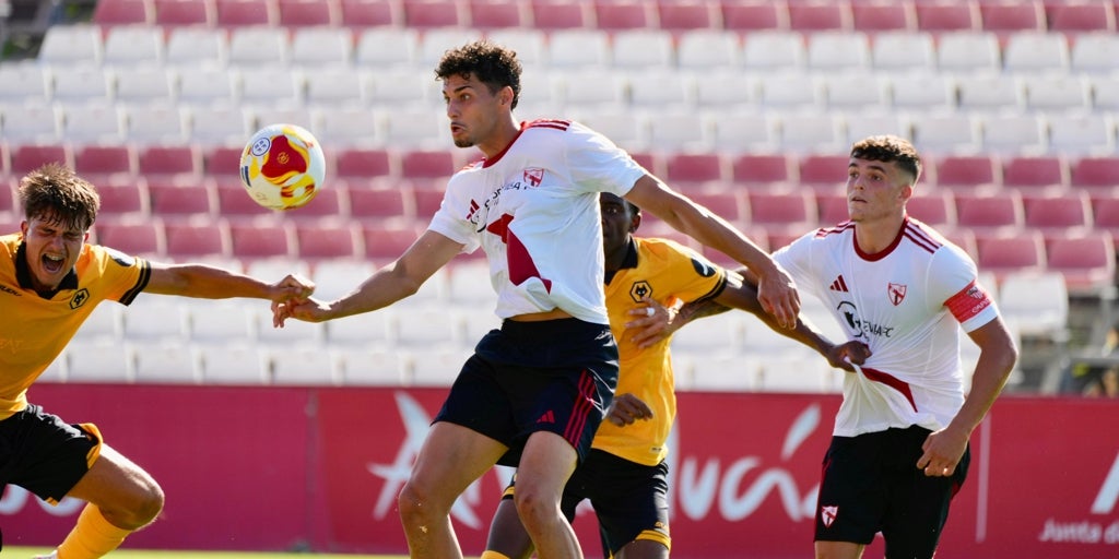 El Sevilla Atlético se estrena en pretemporada con empate ante el filial del Wolves (0-0)