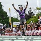 Histórica victoria de etapa de Mavi García en el Tour femenino
