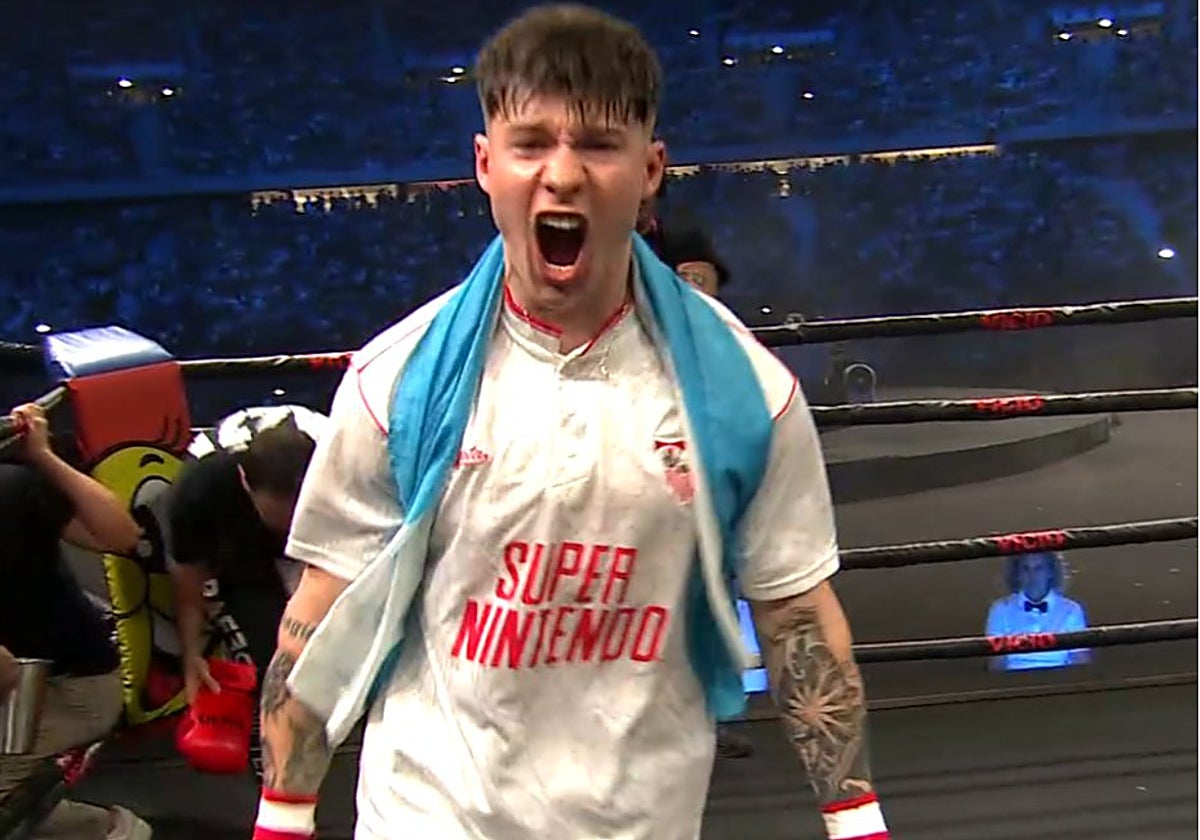 El influencer argenino Tomás Mazza salta al ring de 'La Velada del Año 5' con una camiseta del Sevilla