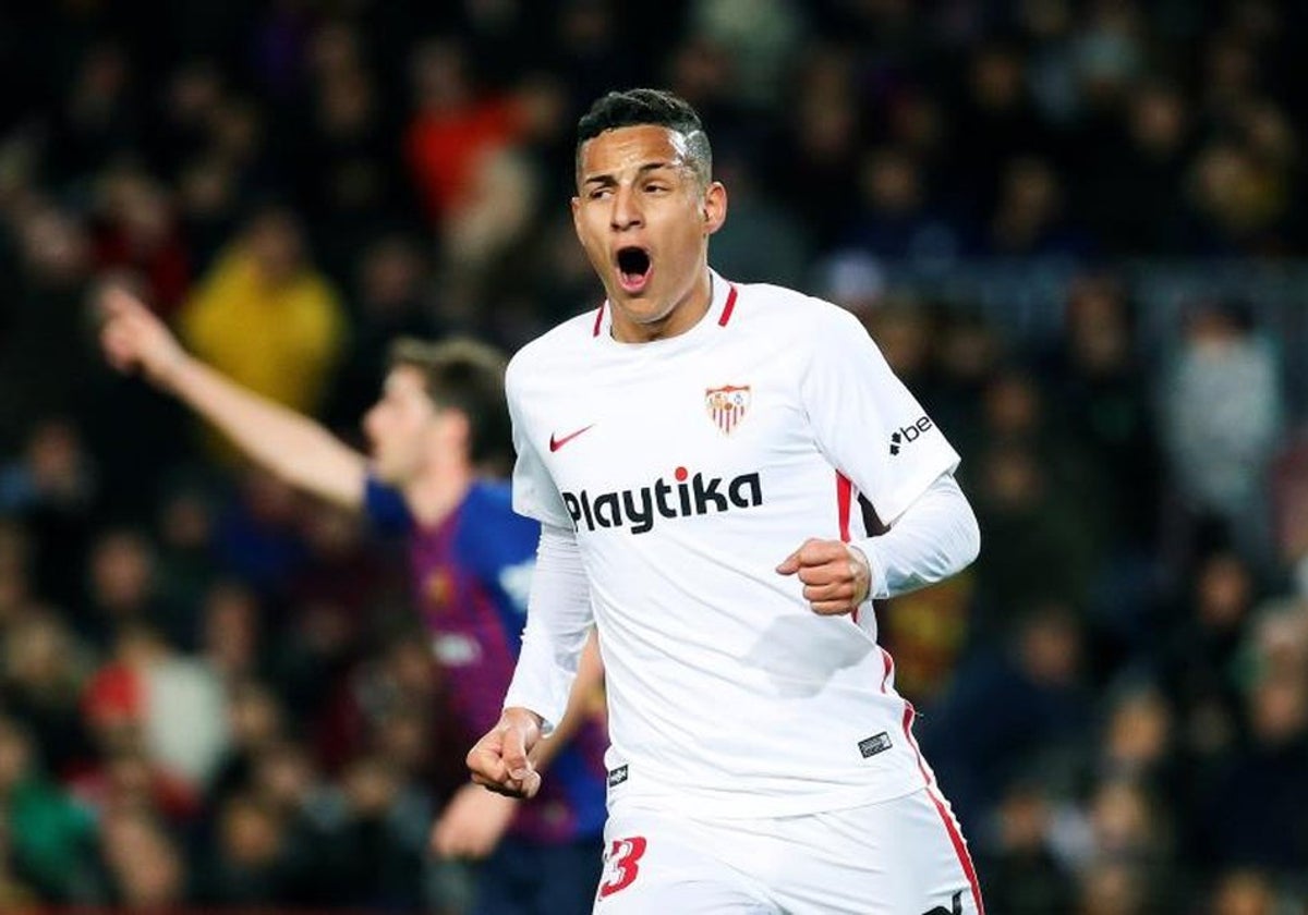 Guilherme Arana celebra un gol al Barça con el Sevilla