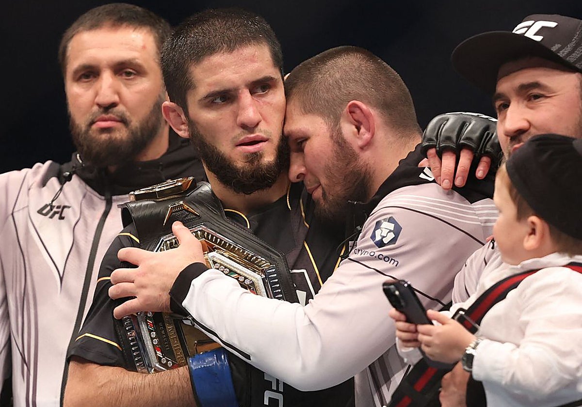 Khabib Nurmagomedov abraza a Islam Makhachev