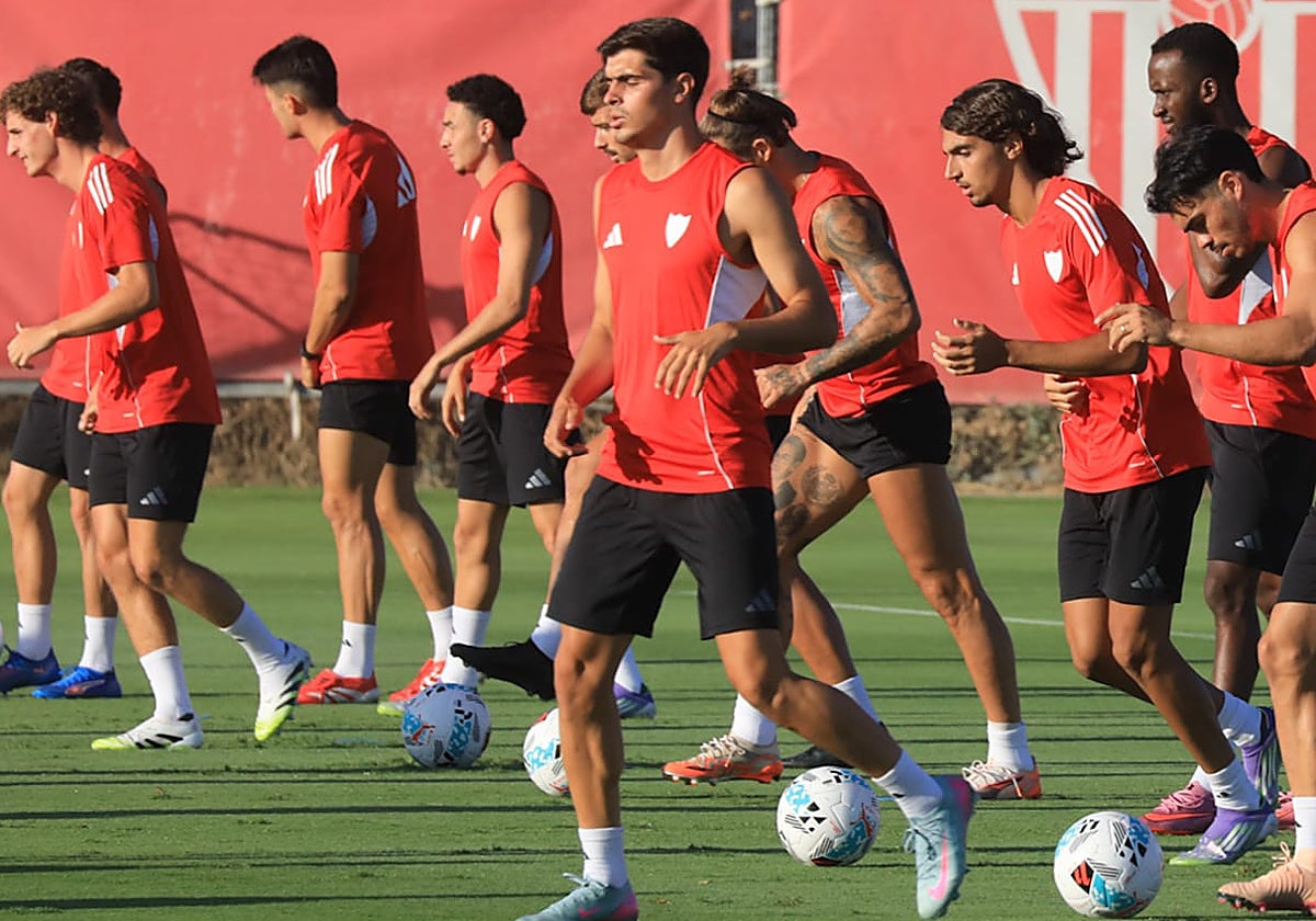Juanlu Sánchez, en un entrenamiento del Sevilla FC