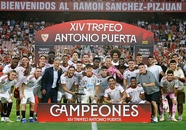 Caparrós entregó los trofeos y el consejo no se libró de los pitos y abucheos