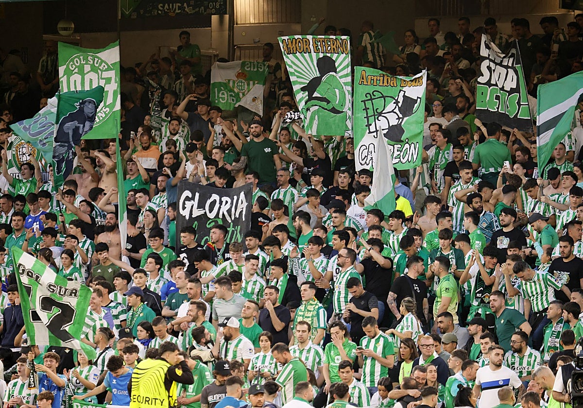 El Betis cierra el periodo de renovaciones con 49.737 abonados para la ...