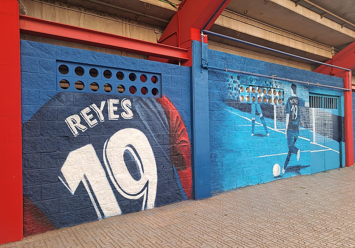 Mural dedicado a Reyes en el Francisco de la Hera