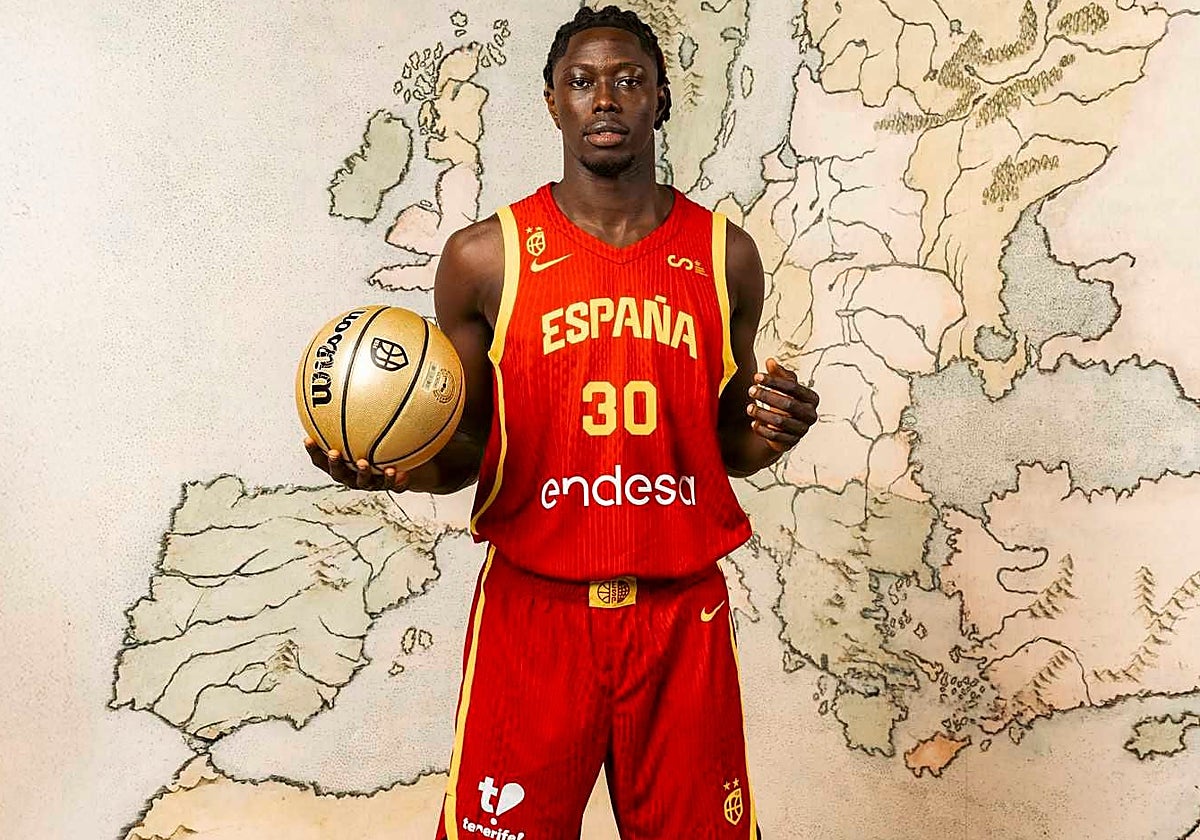 NDiaye, con la equipación la selección española