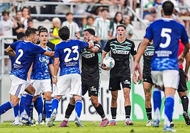 Fornals se disculpa después de su pelea con Perrone