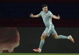 Julián Álvarez celebra un gol con el Atlético la temporada pasada