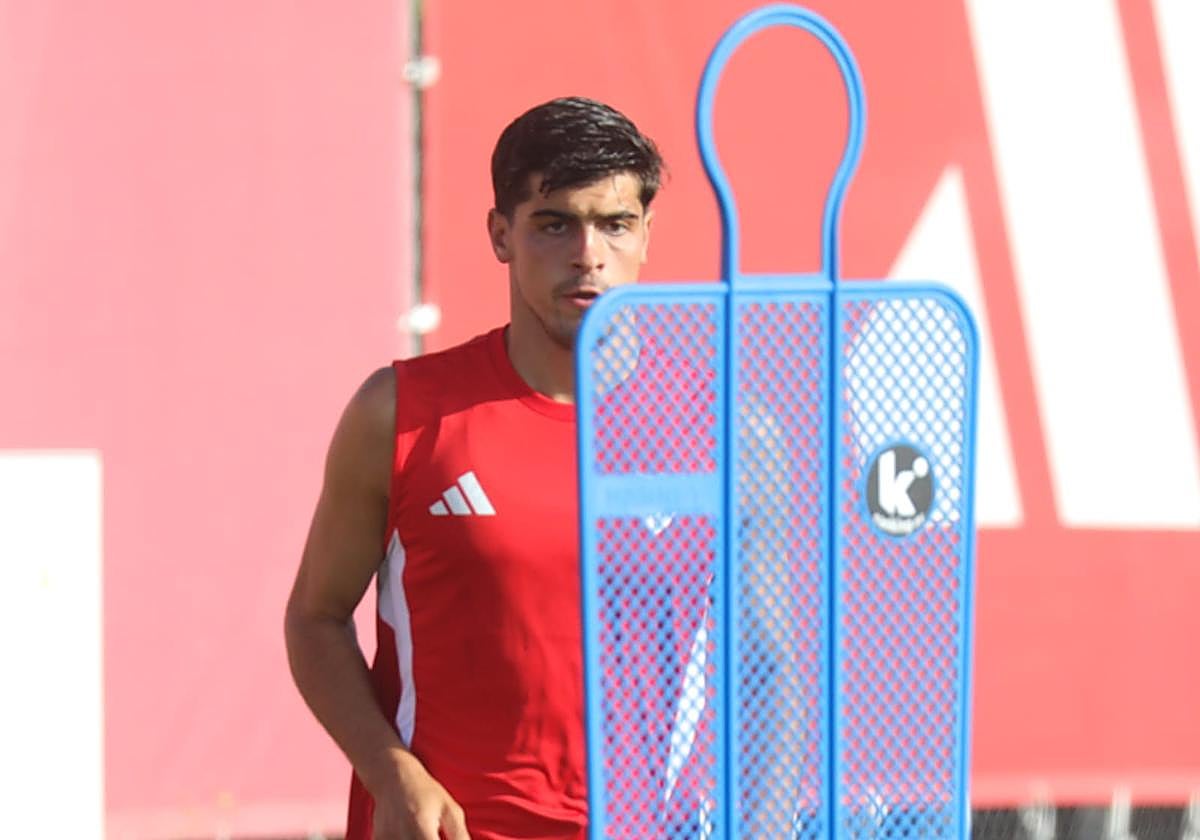 Juanlu entrena en la ciudad deportiva este viernes