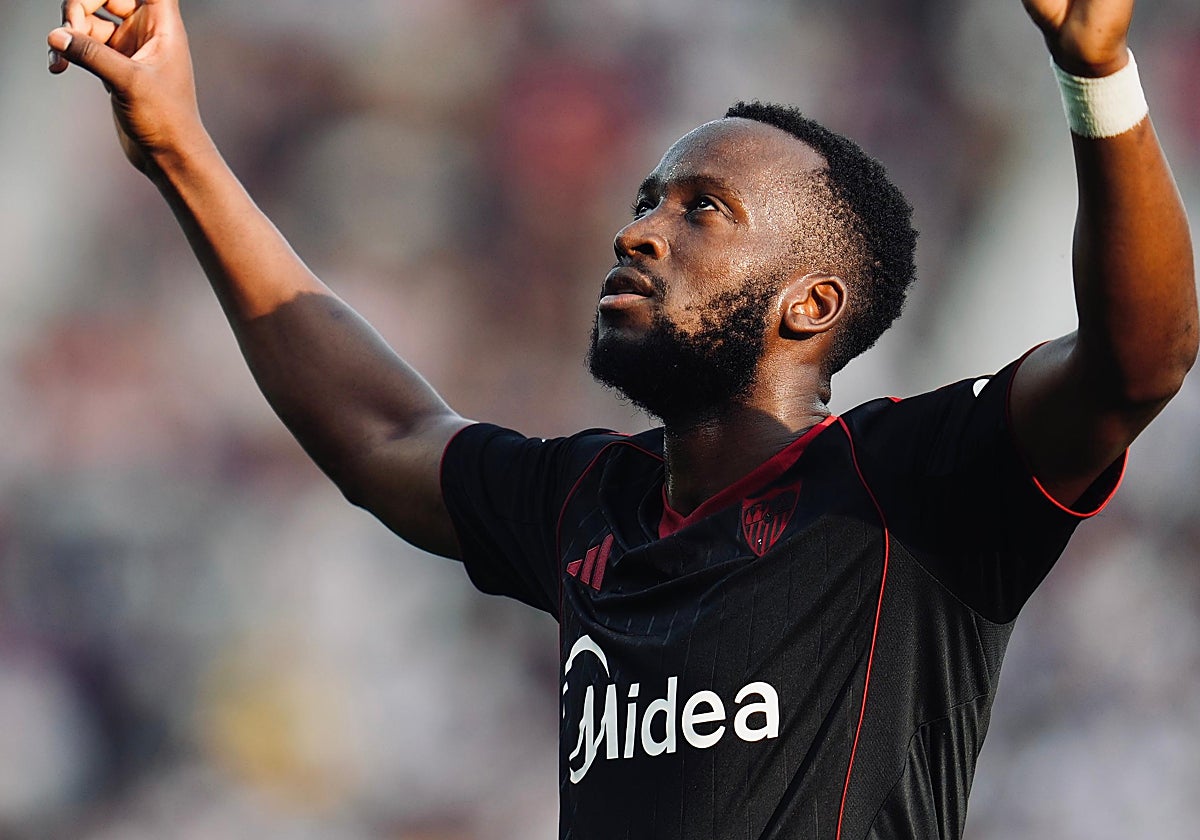 Dodi Lukebakio celebra su gol