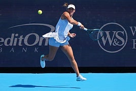 Jessica Bouzas gana su tercer partido del torneo y avanza a octavos de final