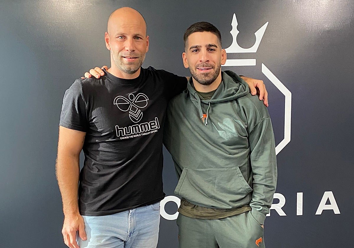 Josep Caballero, junto a Ilia Topuria