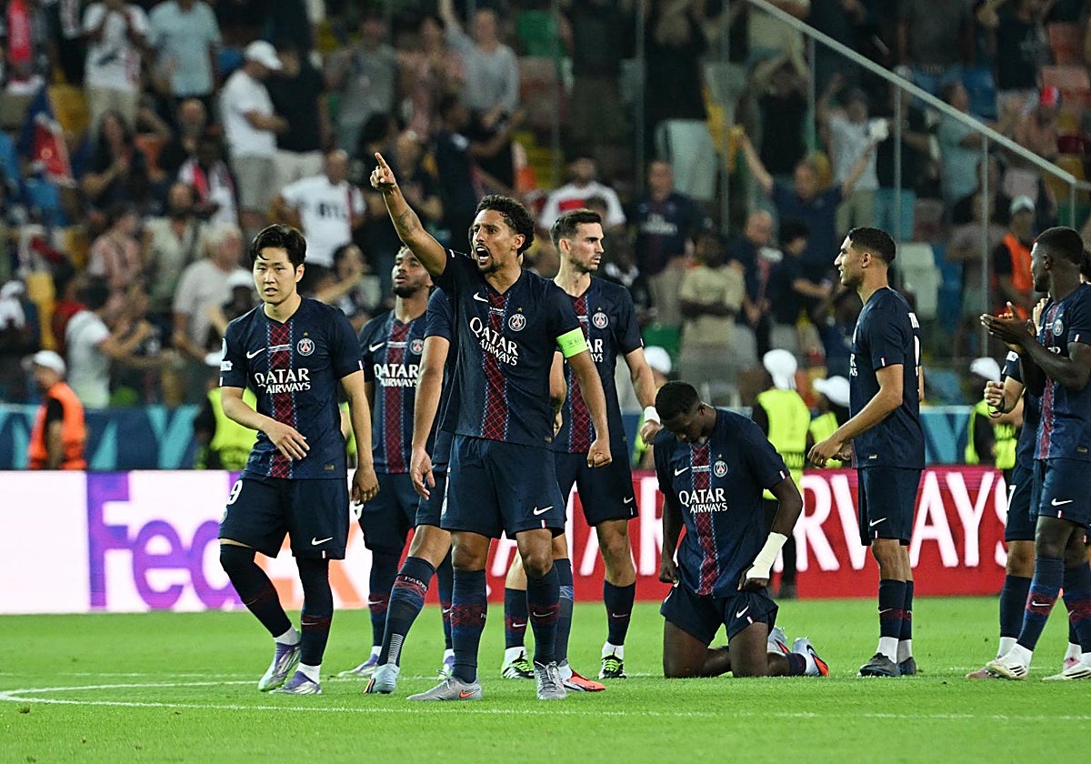 Los jugadores del PSG celebran el título