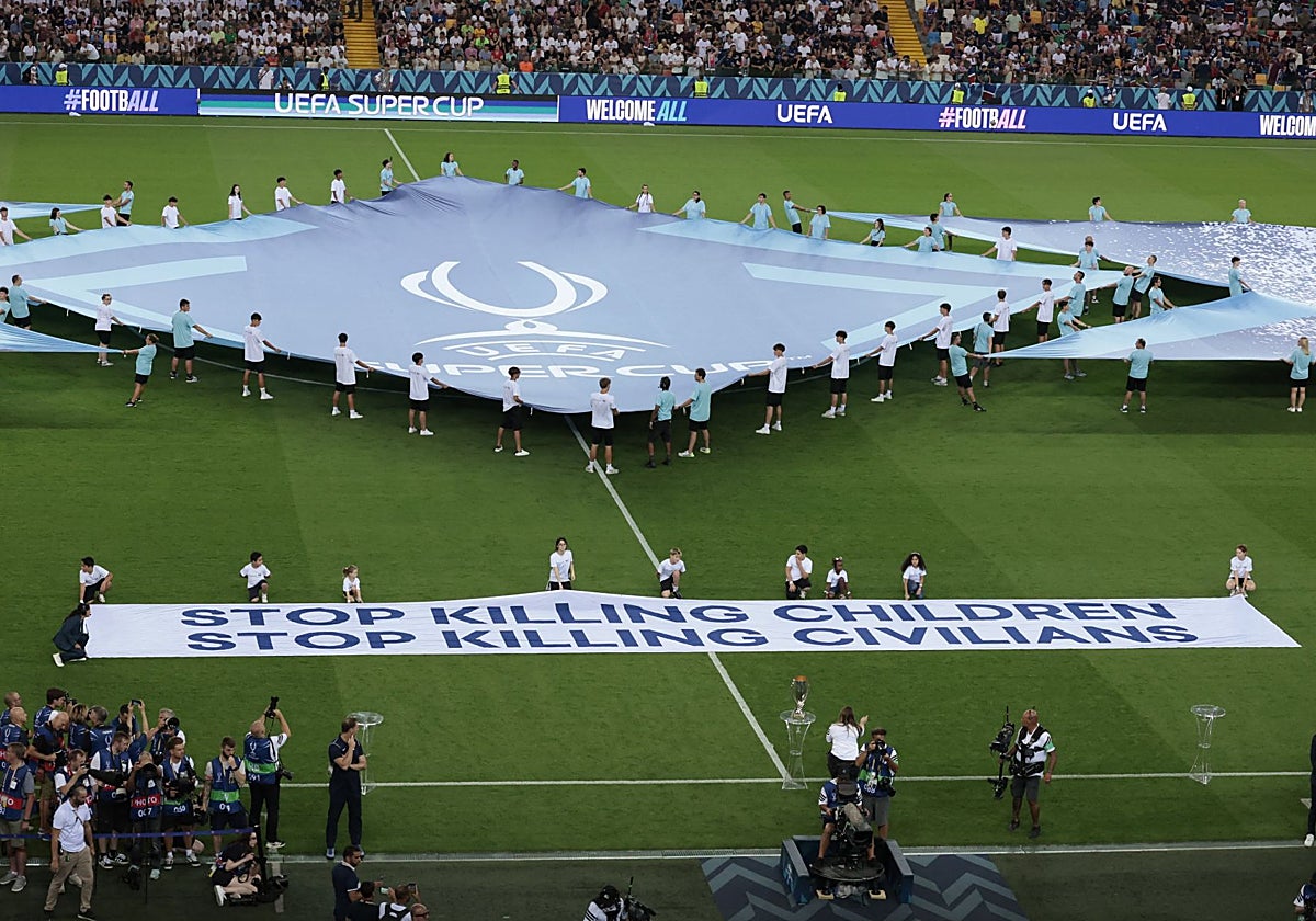 Imagen de la pancarta antes del partido