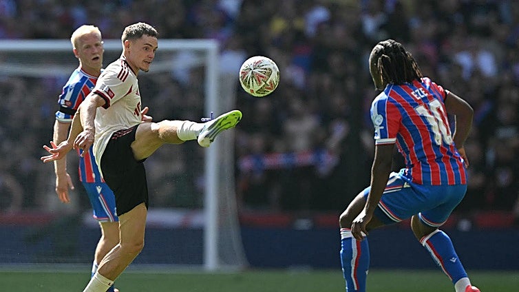 Liverpool, 300 millones en la reforma del campeón