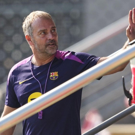 El alemán Flick, en el entrenamiento del Barça de este viernes
