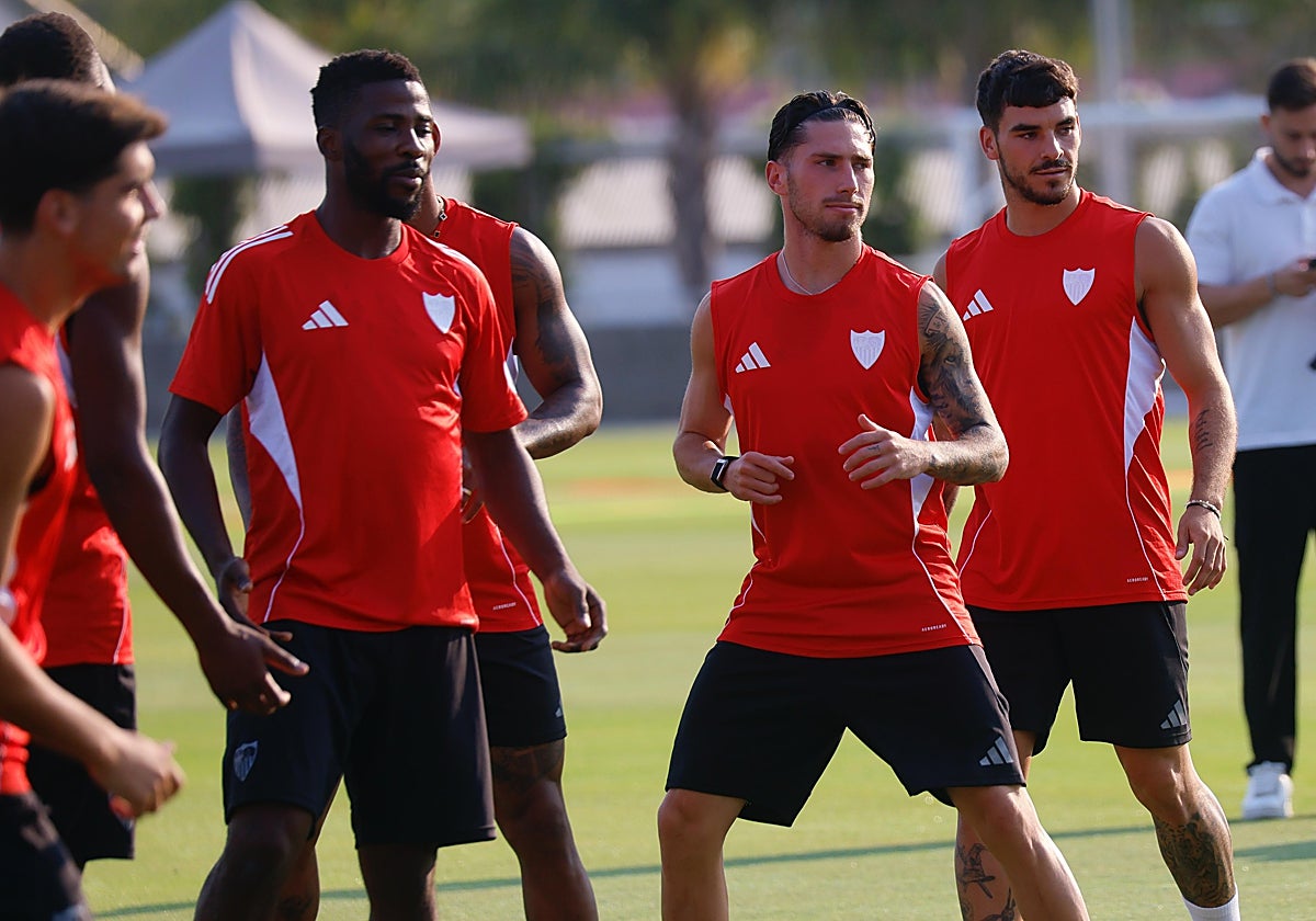 José Ángel Carmona, en el entrenamiento del jueves con el Sevilla