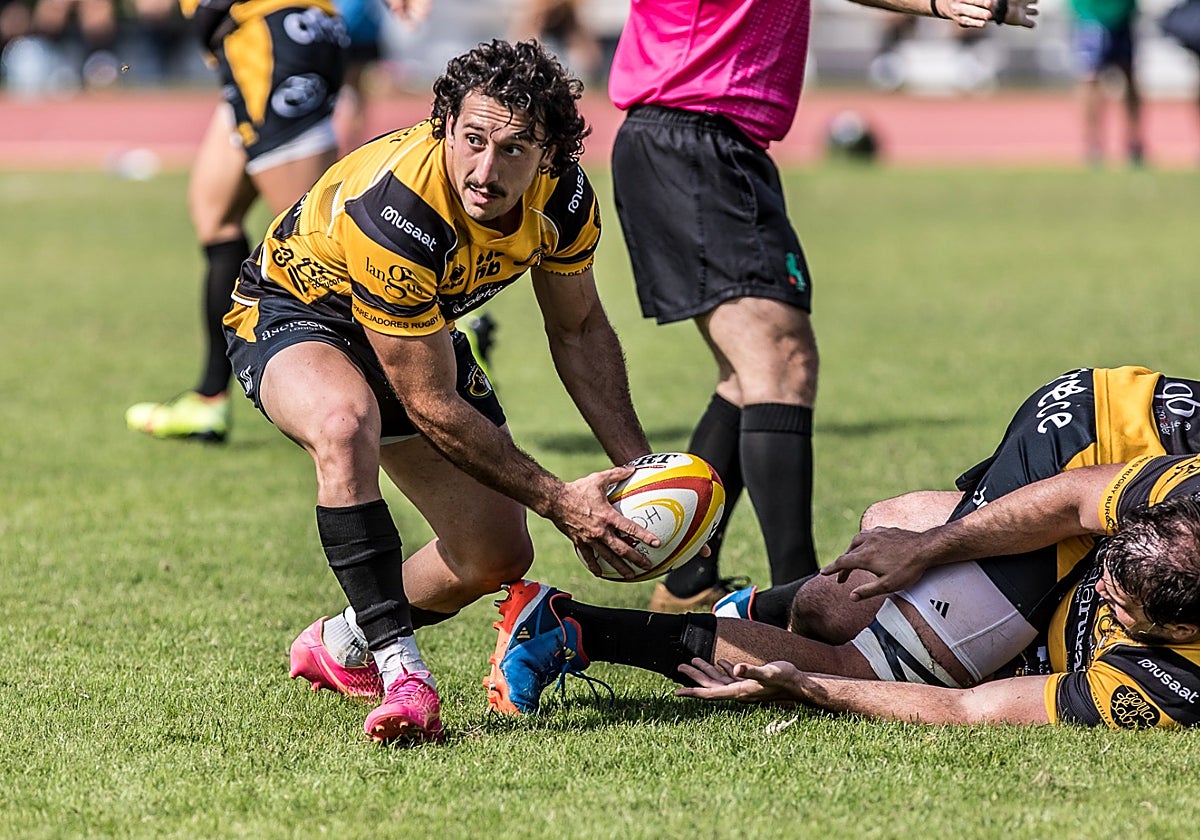 Estanislao Bay, en la salida de una melé