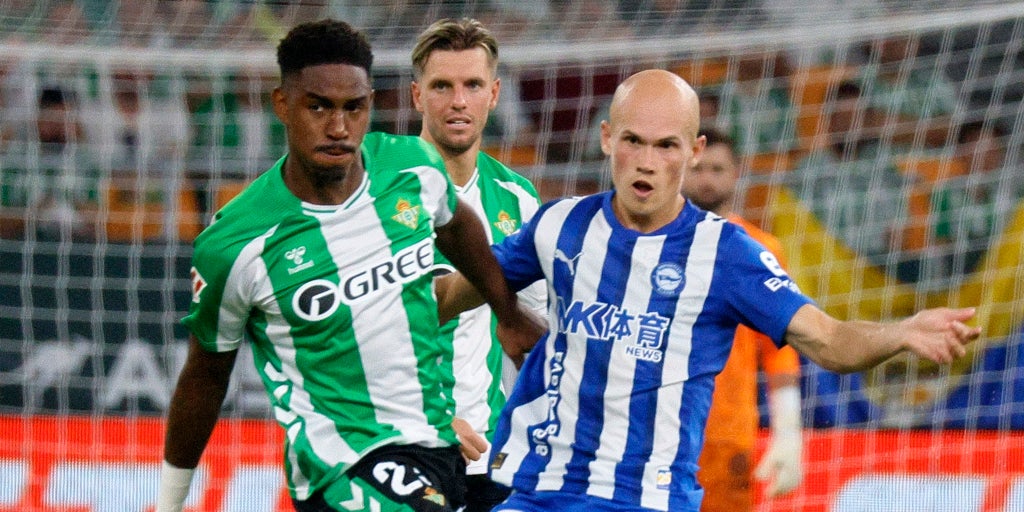 Nazinho, en la 'pole' para el lateral izquierdo del Betis a la espera del adiós de Ricardo