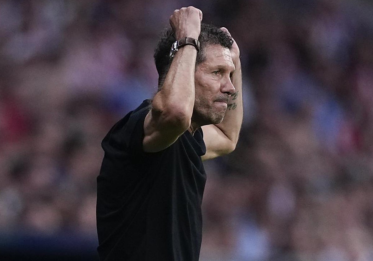 Simeone, durante el partido del Atlético ante el Elche