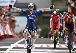 Otro tiro al palo de Pedersen, derrotado esta vez por Gaudu