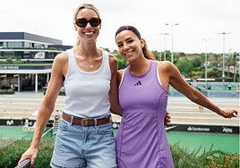 Eva Longoria visita la Rafa Nadal Academy para disfrutar del pádel en Mallorca