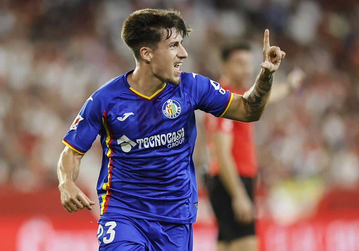 Adrián Liso celebra su primer gol ante el Sevilla en la segunda jornada del campeonato liguero