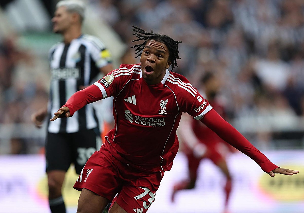 Ngumoha, celebrando la remontada ante el Newcastle (2-3)