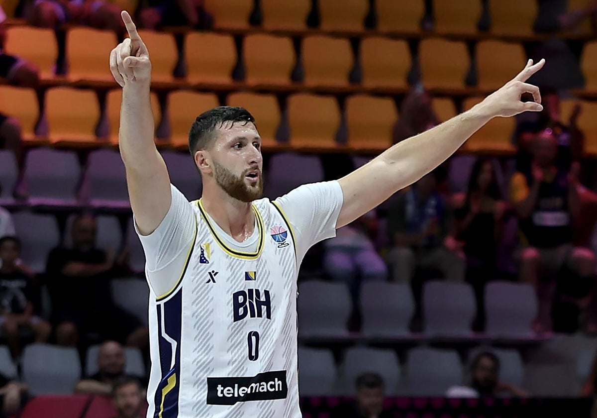 Nurkic, durante el partido de Bosnia ante Chipre
